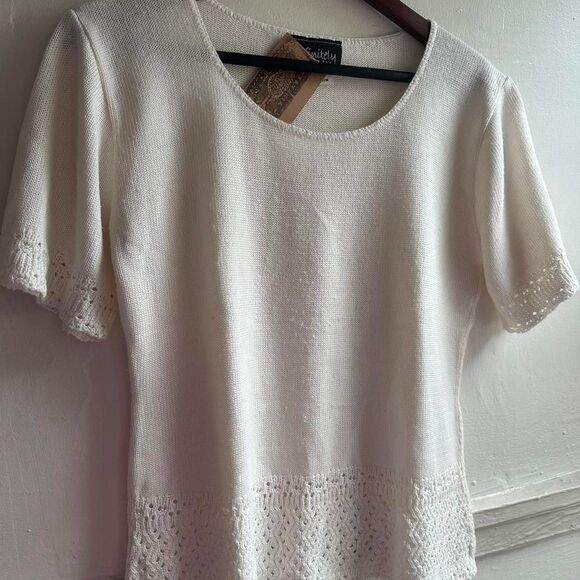 Source Unknown Sweaters - Unbranded Women's White and Cream Jumper